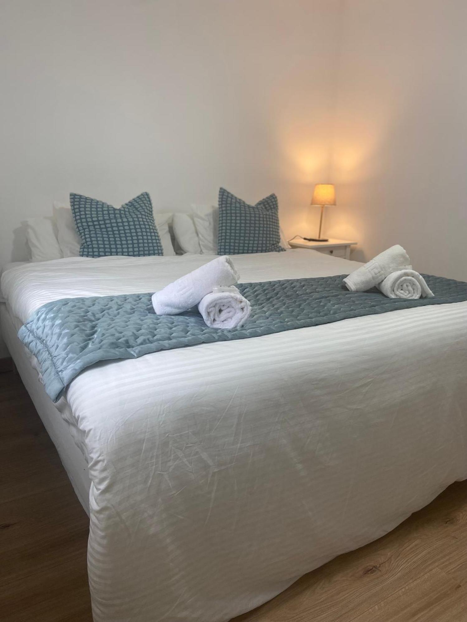Dh Apartamento Turistico Onís Eksteriør billede
